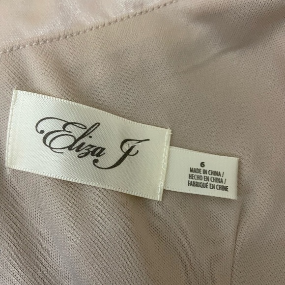 NWT Eliza J Rushed Sleeveless Satin Gown In Champagne Shoulder Bow wedding - Picture 9 of 9